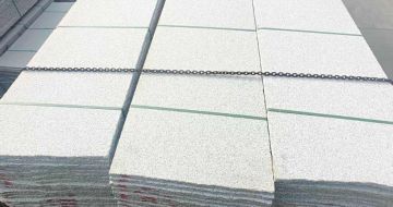 崇左芝麻白毛板，石材毛板