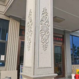 崇左芝麻白别墅雕刻柱子  黄金麻