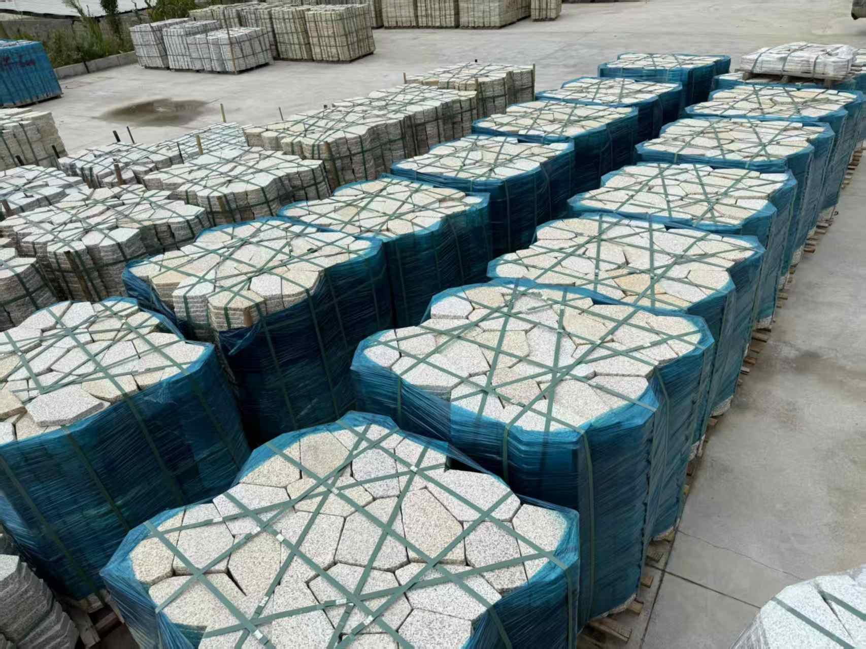 崇左黄金麻冰裂纹 碎拼