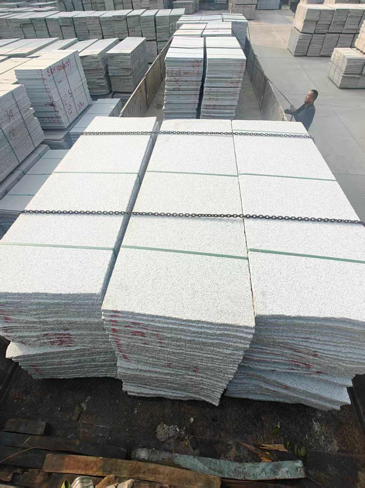 崇左芝麻白毛板，石材毛板