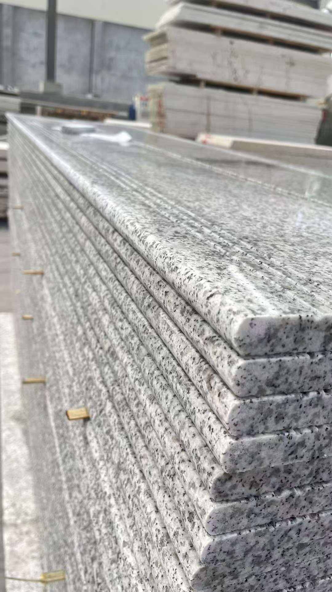 崇左芝麻白楼梯踏步 花岗岩楼梯板材
