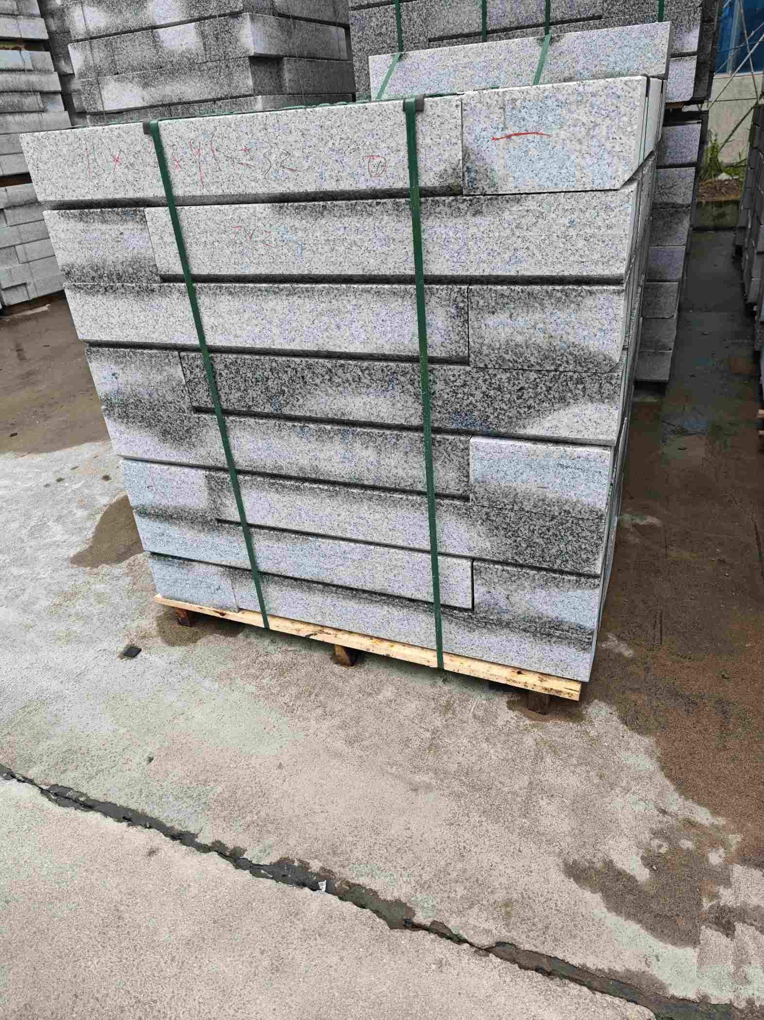 崇左芙蓉白路牙石，马路牙子